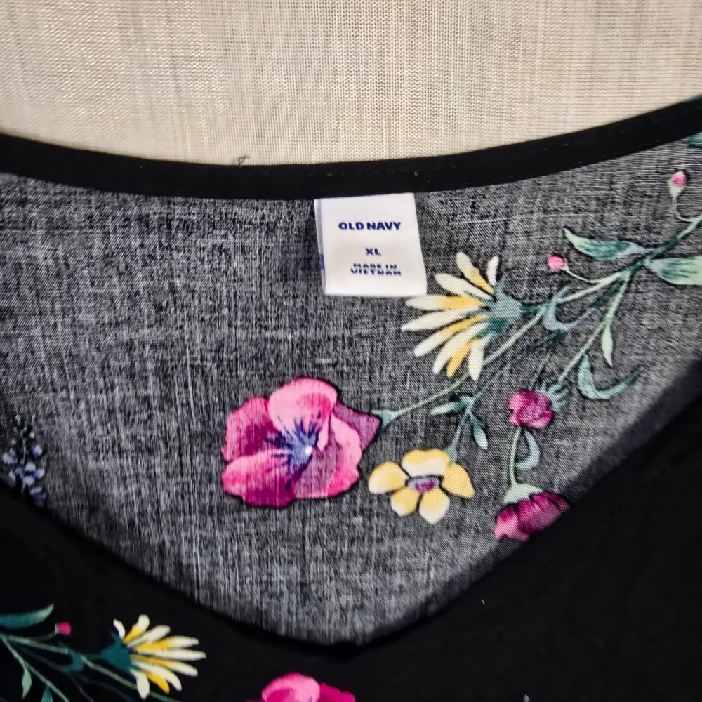 Old Navy Black Floral Blouse - Picture 3 of 8